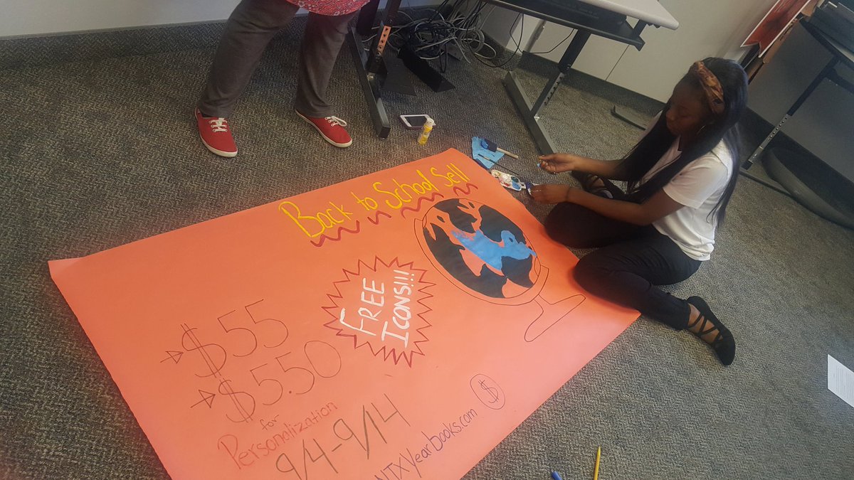 MrsMartinezELAR's tweet image. It's that time of year again, preparing to advertise for yearbook. Creativity, collaboration, and innovation. 
#slingingdopamine #slingdopamine @ranchviewhs #cfbMattersToMe #RanchviewHS