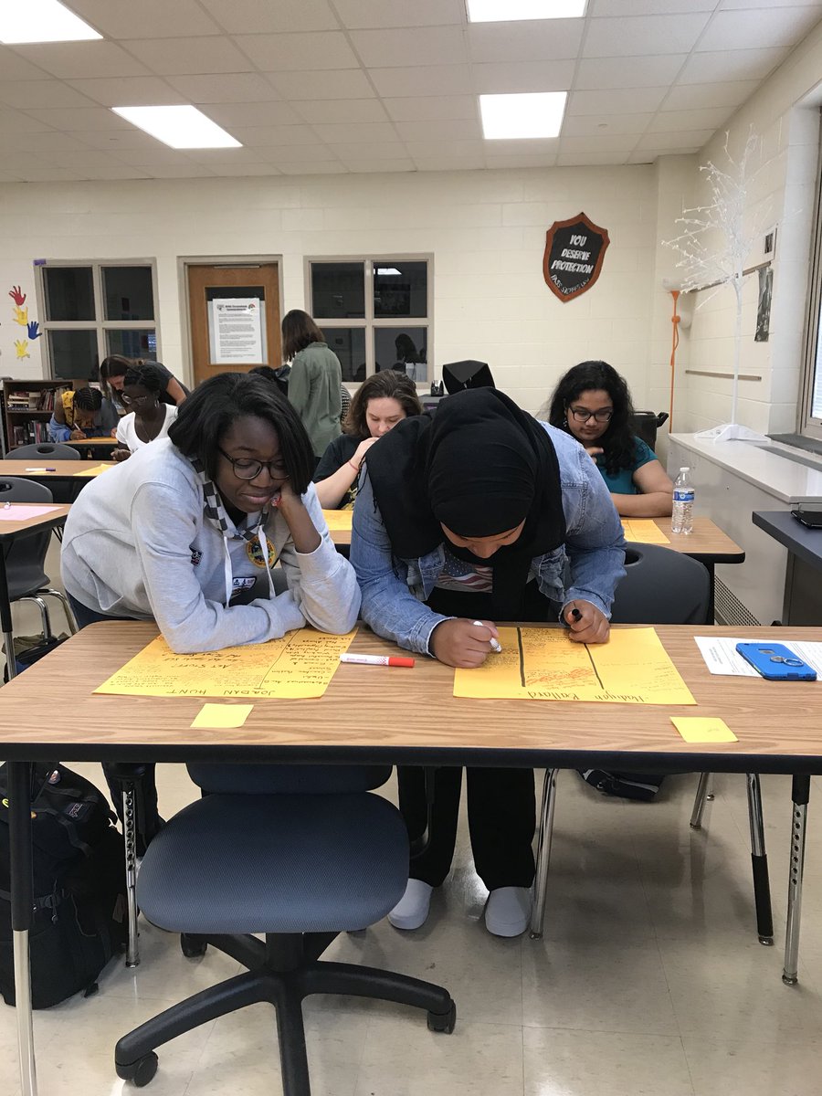RVHSScholars's tweet photo. And so it begins. #APResearch #WhyIResearch #ResearchisCool #TrustTheProcess https://t.co/2KjhmGr1CC