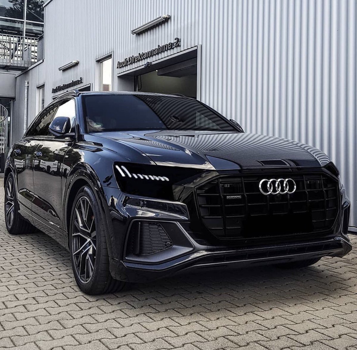 Cars_Vx's tweet photo. Audi Q8 Quattro https://t.co/ND1EBChOo2