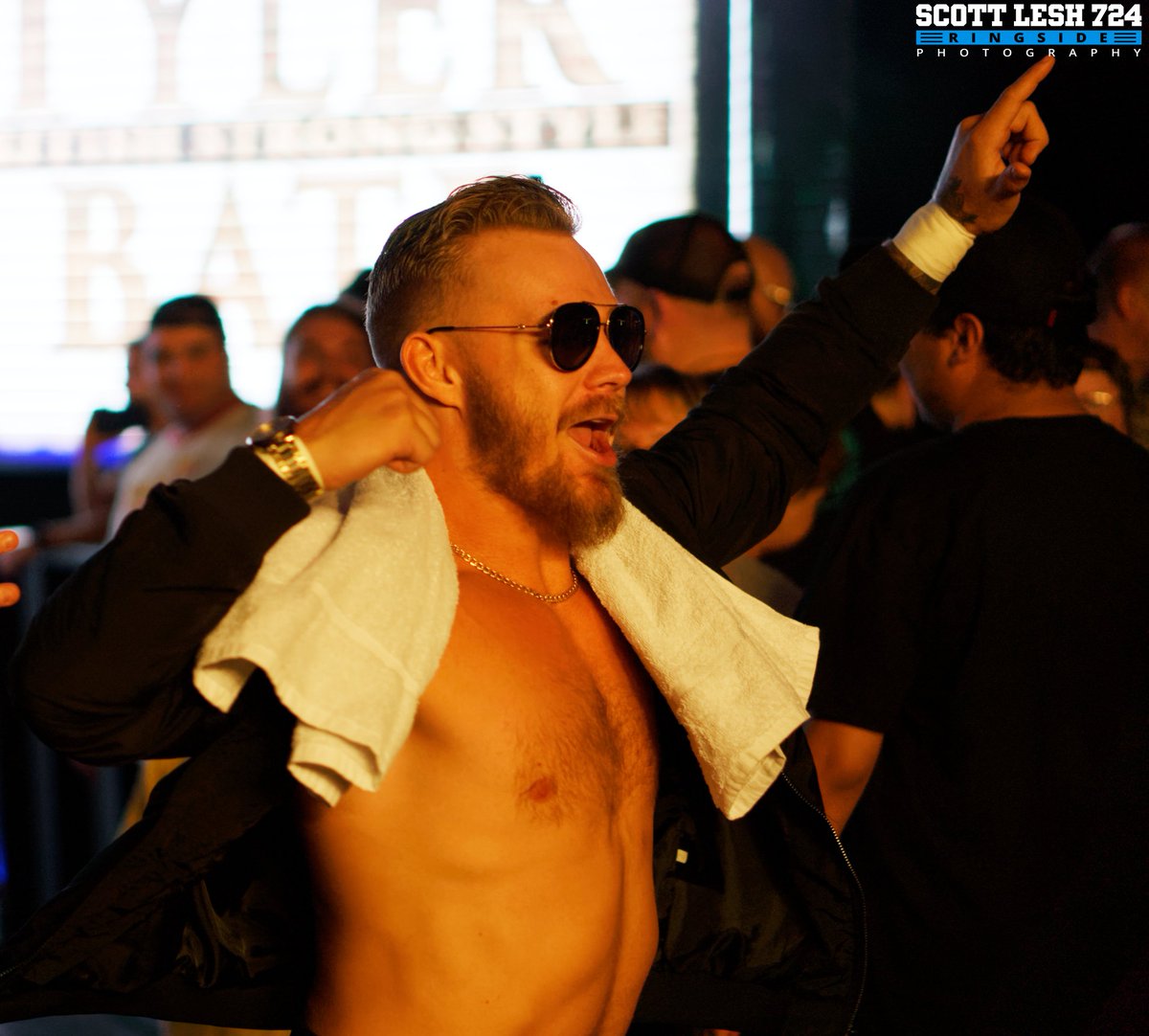 ScottLesh724's tweet photo. @Tyler_Bate #ProgressPhilly https://t.co/uIaabiS0fO