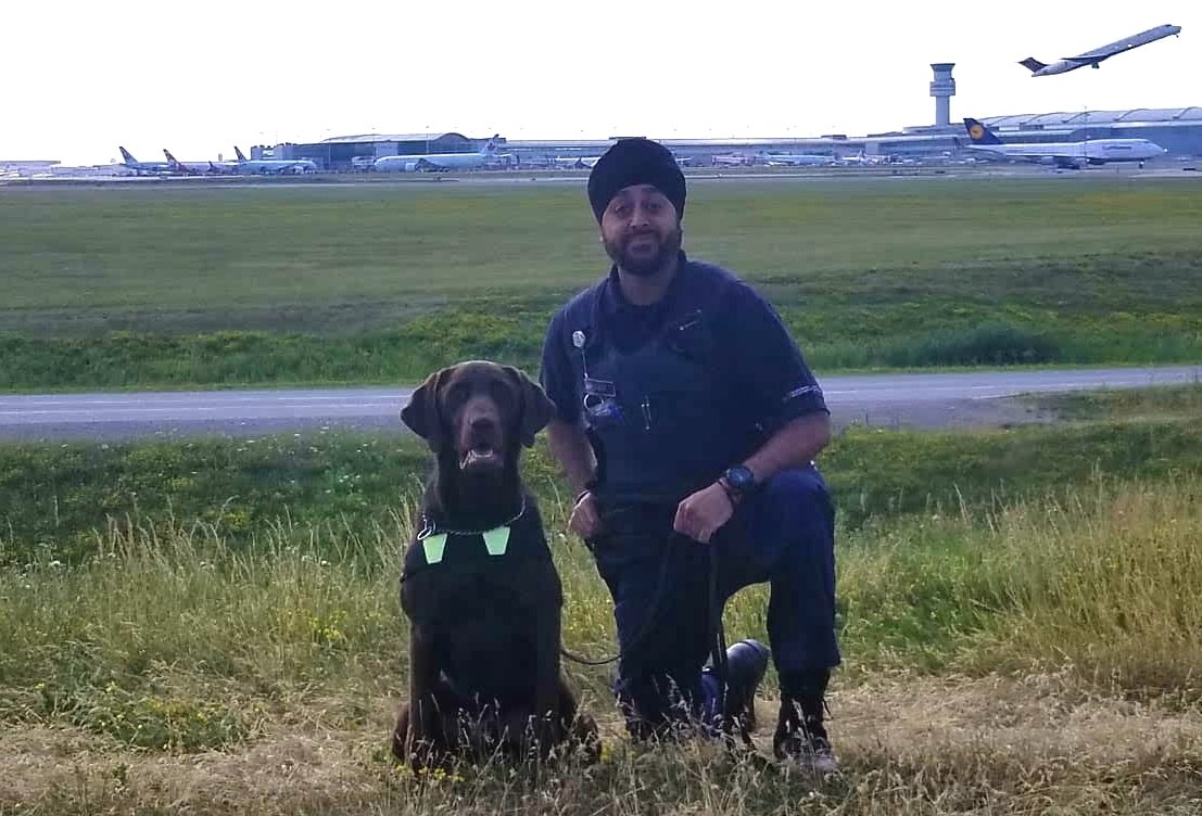 FlyYKF's tweet photo. Stop by @FlyYKF this Sat Aug 25 after 12 noon to meet @CanBorderGTA/@FrontiereCanGT Officer Singh and Detector Dog Newton #YKFAFD #DOGS https://t.co/AOLesYNQJL