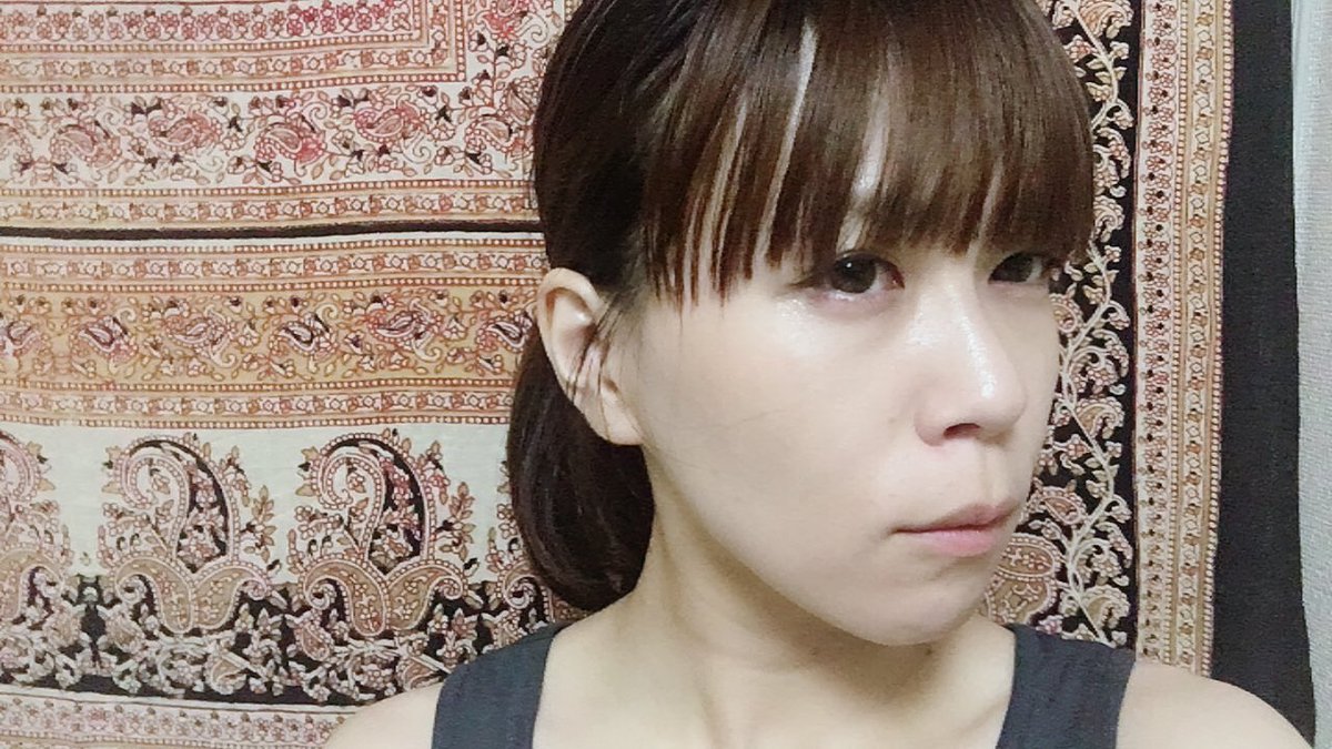 縁 ふれる Twitterren どーでもええと思うけど 伸ばし続けていた 首まであった前髪を 昨日自分で切りました 汗かくとくっつくね どうでもいい事 縁 ふれる Twitterren どーでもええと思うけど 伸ばし続けていた 首まであった前髪を 昨日自分で切りました 汗かくとくっつくね どうでもいい事