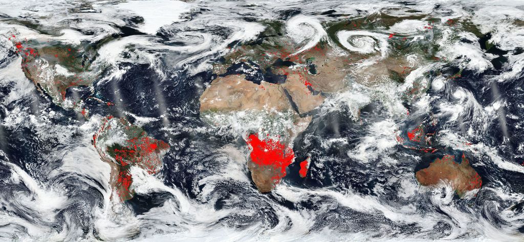 robertotaylor8's tweet photo. A World On Fire via NASA https://t.co/gZxnjyU01H https://t.co/2SfVNB8RwC