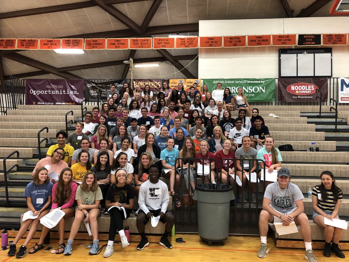 ckillmer's tweet photo. #ppsUnstoppable Check out PNHS Link Leaders volunteering their time for this year’s freshmen!! #PNHSLinkCrew @PortageNorthern https://t.co/gH9tBpnx6V