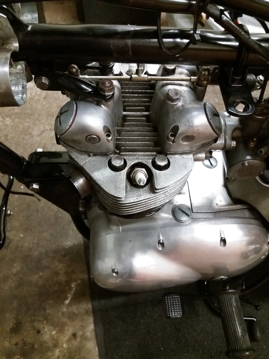 ValveGuideBlues's tweet image. Tappets adjusted, and top engines supports locked down. Next stop, oil, silencers and Boyer reinstalled. #StillSweating