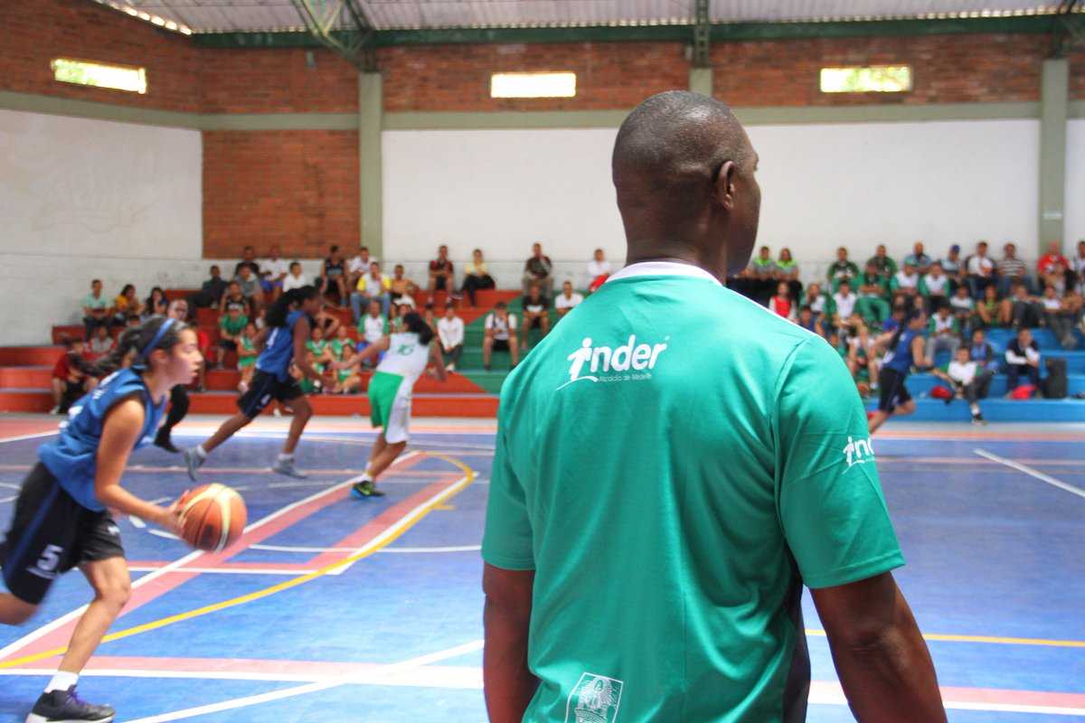 INDERMEDELLIN's tweet photo. 🏆🎖️La delegación de Medellín continúa su buena participación en las finales juveniles de los #JuegosDepartamentales en Jericó, con triunfos en fútbol⚽️, baloncesto🏀ajedrez♟️, tejo, entre otros; y medallas de oro🥇 y plata🥈 en natación🏊‍♀️ y taekwondo🥋. https://t.co/OHEsX37Ssp