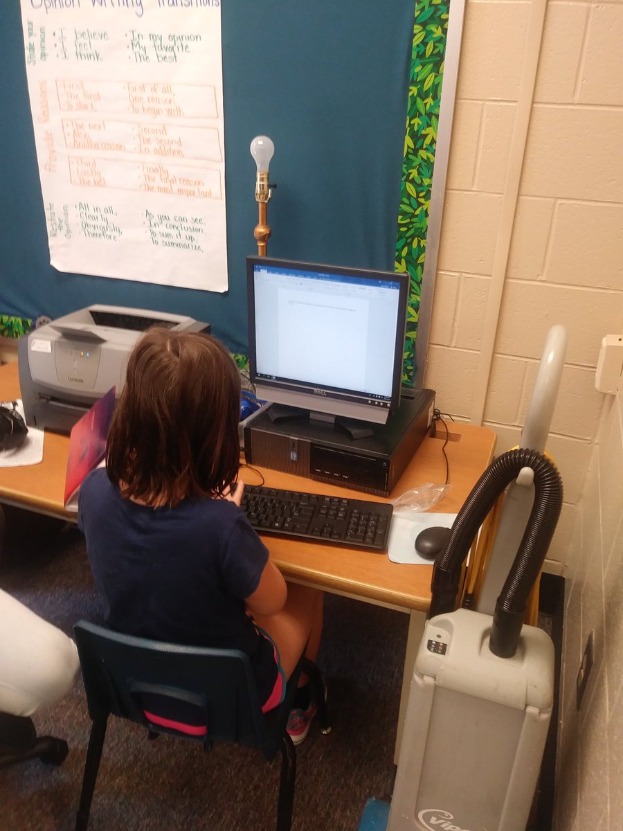 DarleenJohnst10's tweet image. Math and writing happening at the same time?!?! Whaaaaat! #multigradeteaching #thedavisdifference @davistigers87