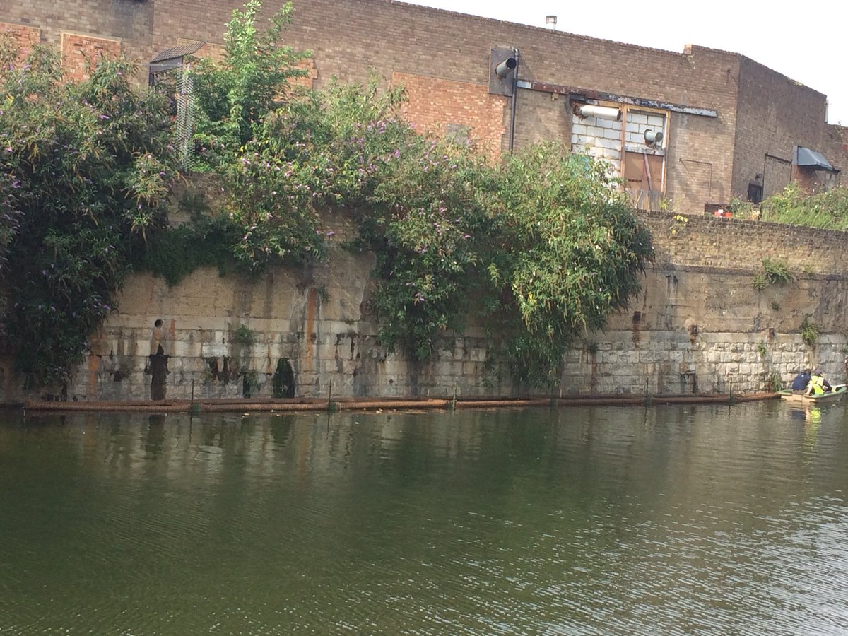 emmabelle_chan's tweet photo. All weather fun making and putting out some new #floatingecosystems in the Lea today with @Thames21! Can’t wait for planting time! 

@_a_d_a_m_c_ https://t.co/rJeo0T0GQK