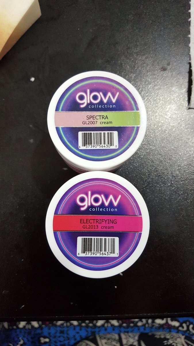 TatiManMaq's tweet photo. Glow in the dark nails😍 what can be more magical? 😉 #nails #nsilsalonlaval #manicure #nailart #acrylicnails #montreal https://t.co/HCCxstkY1i