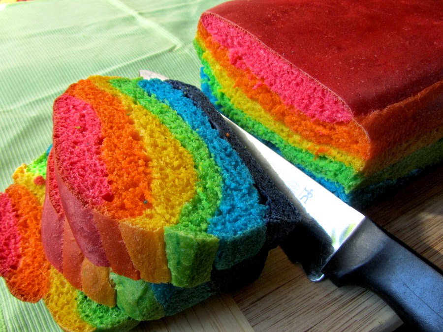 Что можно приготовить из цветная. Радужный хлеб. Цветная выпечка. Цветной хлеб. Радужная выпечка.