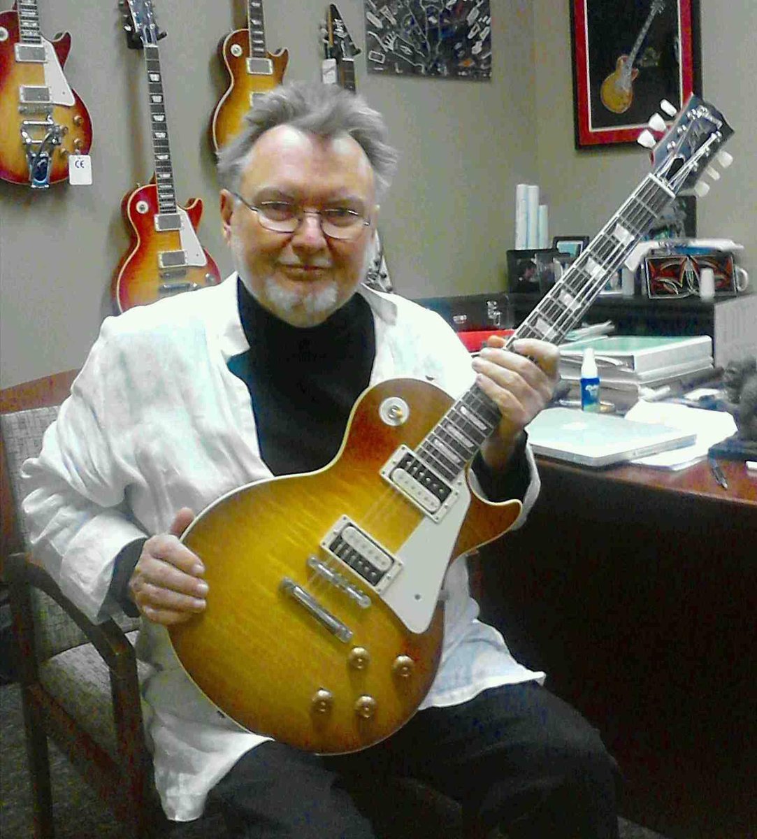 ItsJ_Monds's tweet photo. RIP to the man, the myth, the legend...Mr Ed King. Thank you for the fantastic riffs of the early Skynyrd offerings, sir. #FlyFreebirdFly #Skynyrd #LynyrdSkynyrd #Jacksonville #Nashville https://t.co/qtaaQDovgI