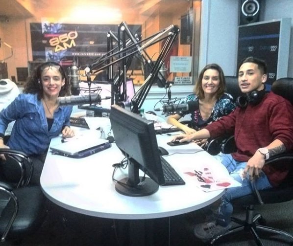 RecalculandobyM's tweet photo. #ENREDADOS: tenemos al uruguayo más youtuber de todos en nuestros estudios @yaoecabrera 😁😮 https://t.co/75sNcz6nQZ