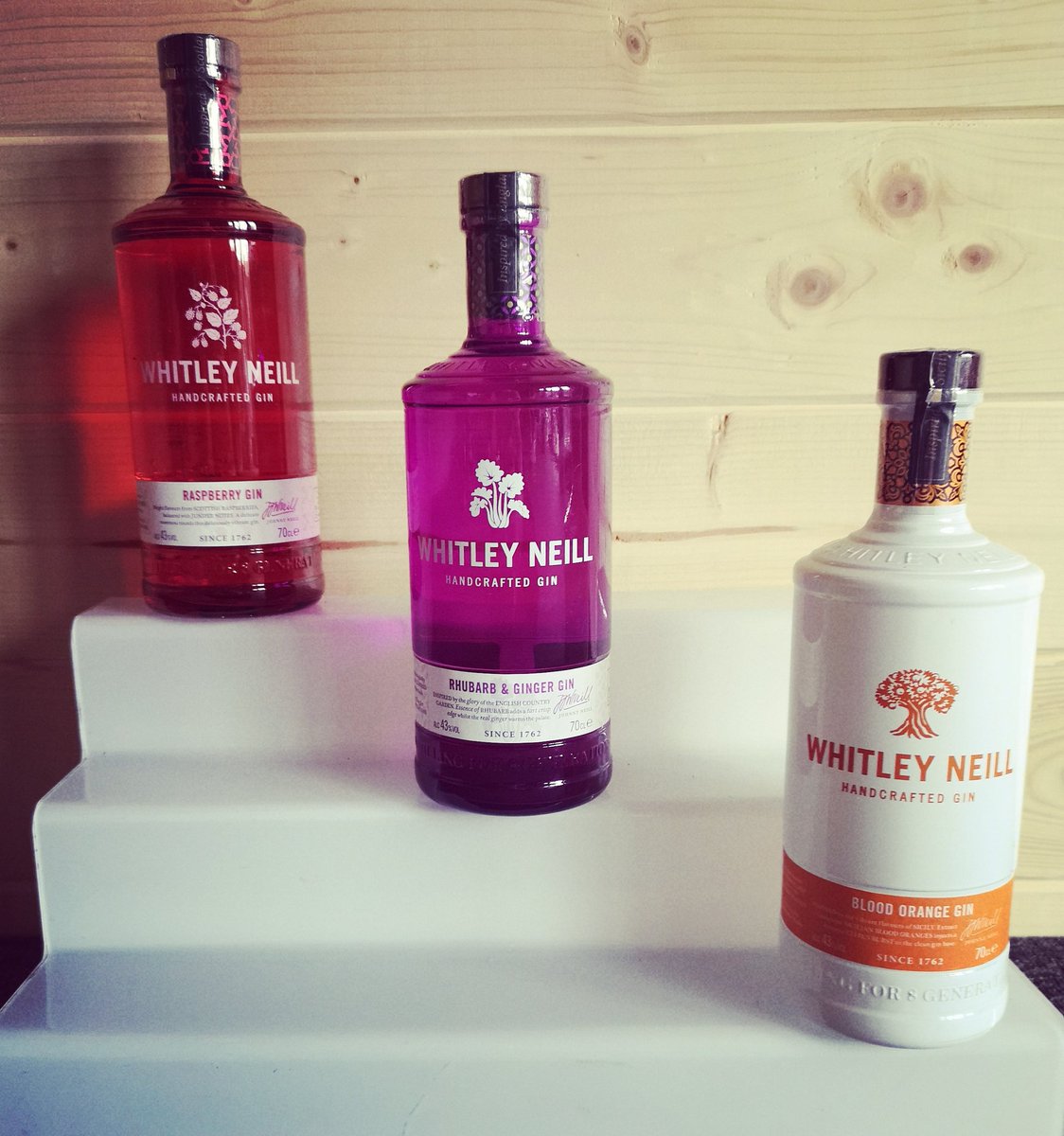 ELMBarHire's tweet photo. Who loves flavoured gin?? 3 new flavours added to our range of drinks!!
Raspberry, Rhubarb and Ginger and Blood Orange.
#flavouredgins #gin #ginandtonic #barhire #barhirenorfolk #vintagebar #ELMVintageBarHire #ginselection #whitleyneillgin
@WhitleyNeill https://t.co/i97ILHn6yz
