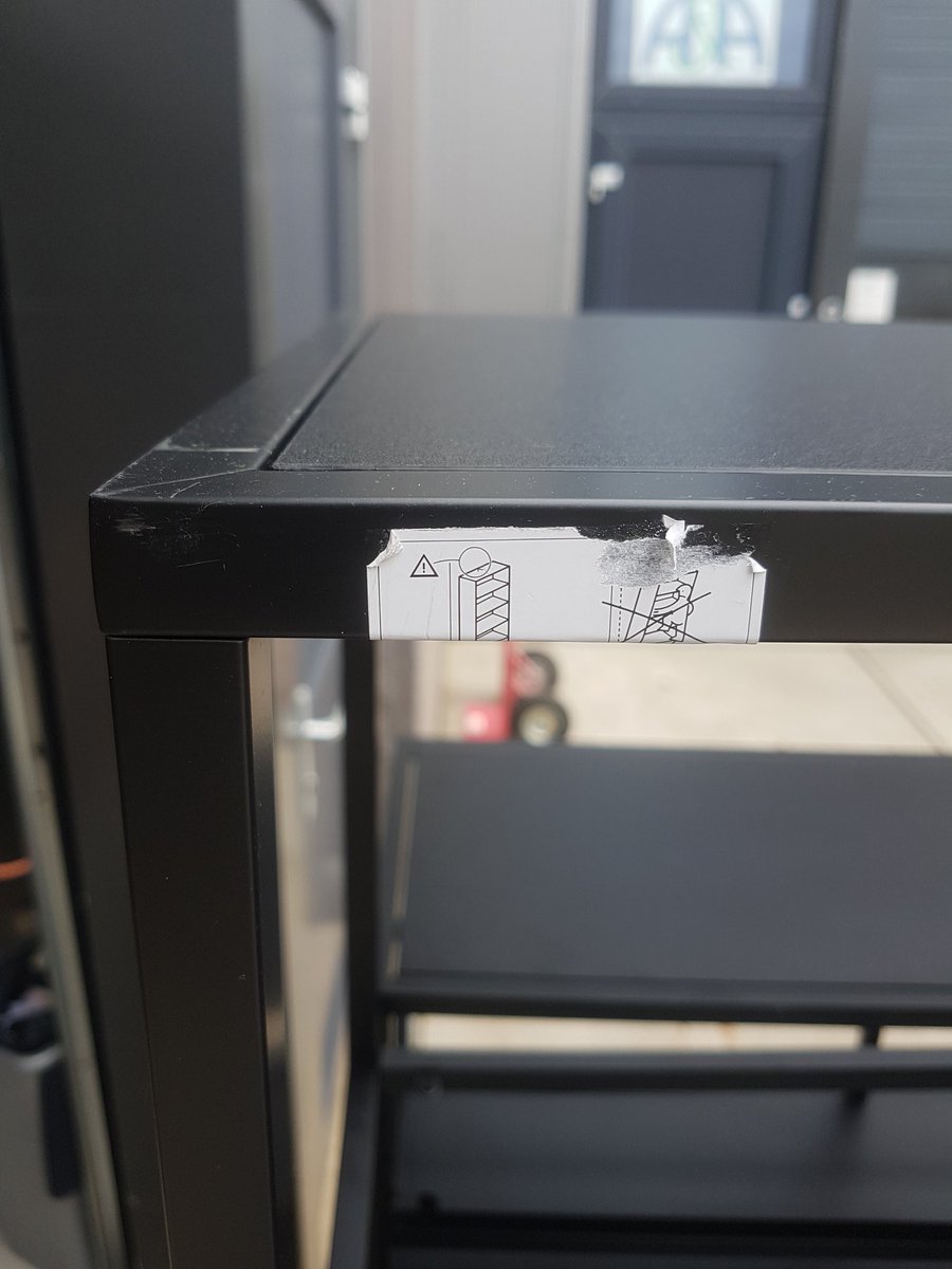 Bobvers's tweet photo. Waarom plak @IKEA stickers op kasten die er niet af zijn te krijgen? #balen #onnodig #dtv https://t.co/aU4dS6PTYn