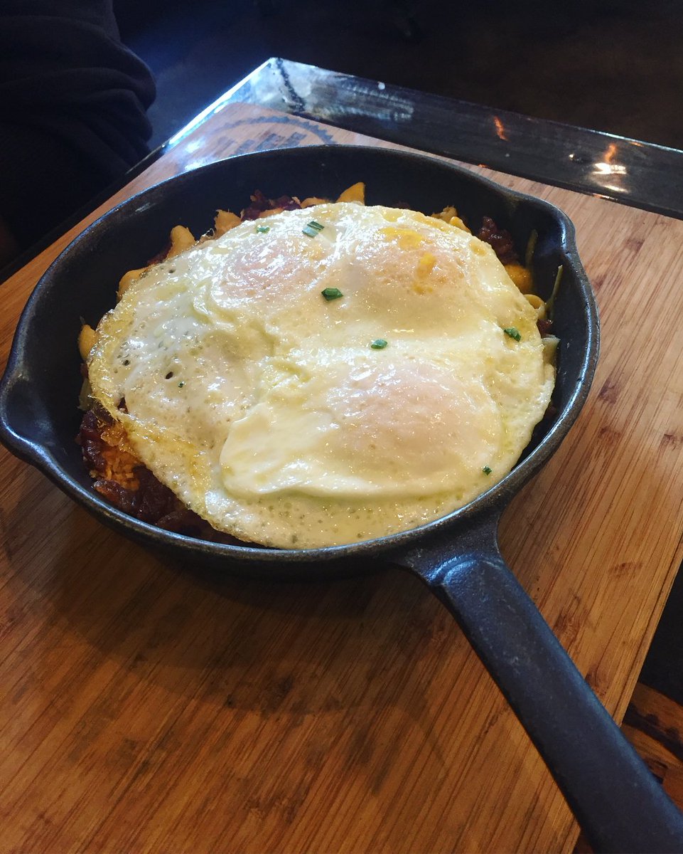 BRKFSTRepublic's tweet photo. It's all about the simple pleasures in life. 🍳
📸: @nisapizzza https://t.co/IozKTsDEYN