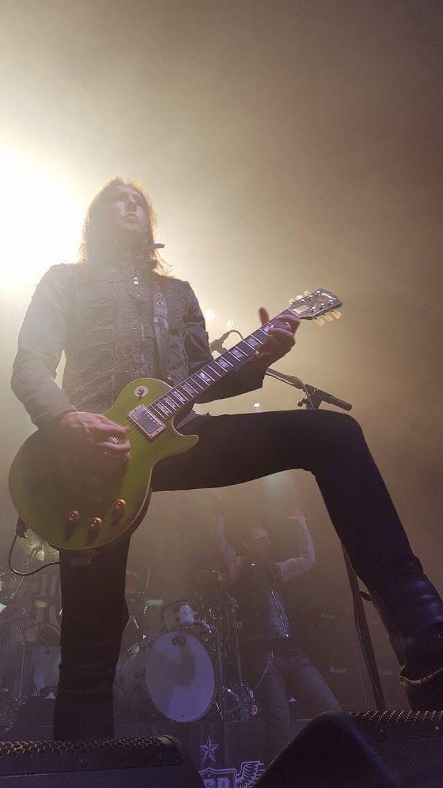 rocktoday1's tweet photo. Check out our interview with @BlackStarRiders guitarist Damon Johnson at https://t.co/JbrfBQx88I On the eve of his #SonicAcousticAttack UK &amp; European tour with @rickywarwick Damon talks about his career &amp; his forthcoming solo album #MemoirsOfAnUprising . Please share!! https://t.co/huk2vaXtA3