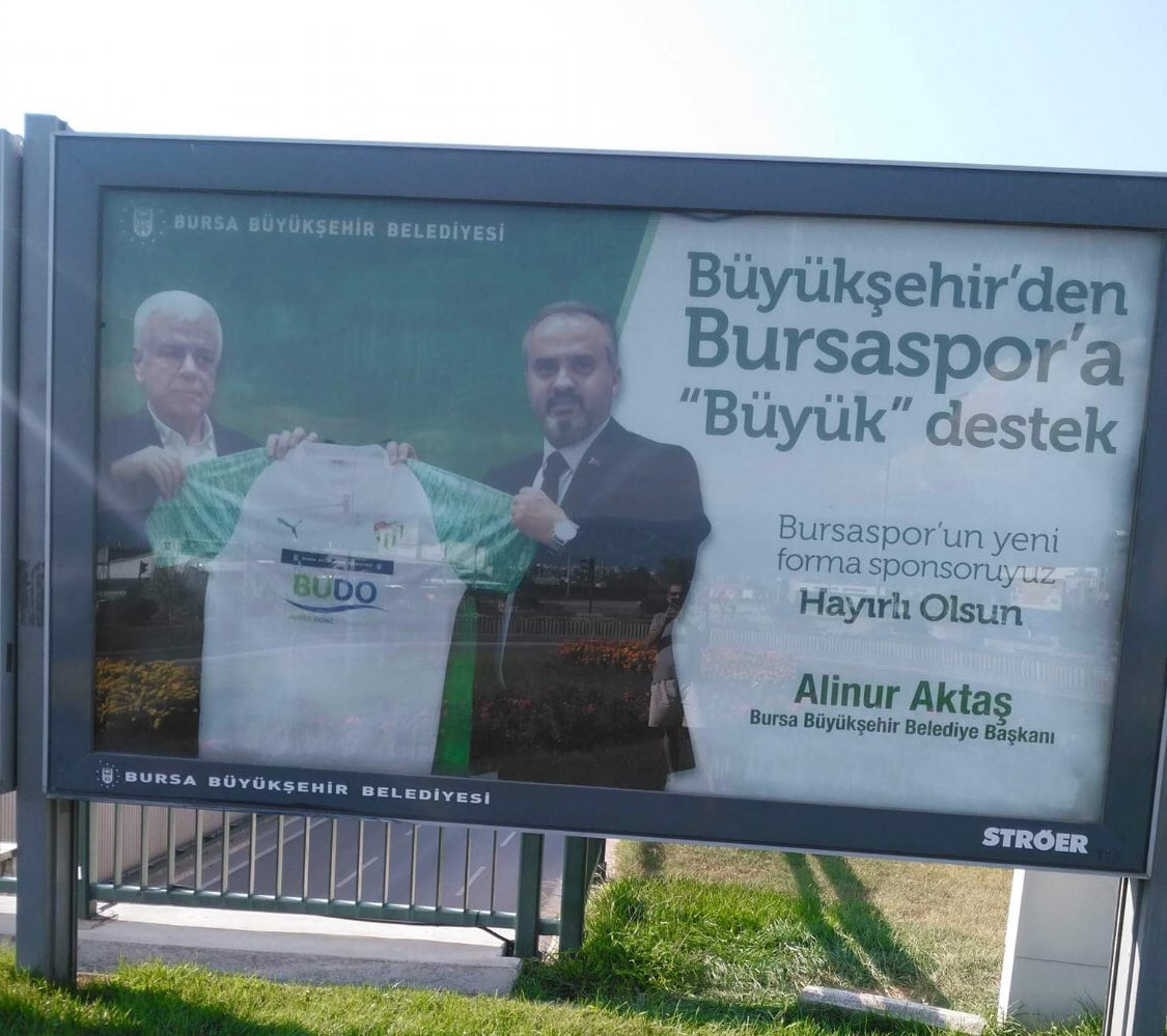 Bursa Büyükşehir Belediye Başkanı,kanunları hiçe sayarak Bursaspor’a reklam vermiş <a href="/Y_Buyukersen/">Yılmaz Büyükerşen</a>...sayıştaydan yetkililer gelir mi ???ne dersiniz??