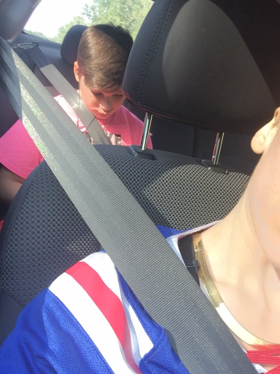 auntshellys's tweet image. I LOVE Being this guys Aunt ! He has no idea where we are going - I even packed his clothes without him knowing :) REAL Surprise is tomorrow night when he sees his Idols !! @truTVjokers #Cranjis #CranjisMcBasketball #CranjisMcBasketballTHE2Nd