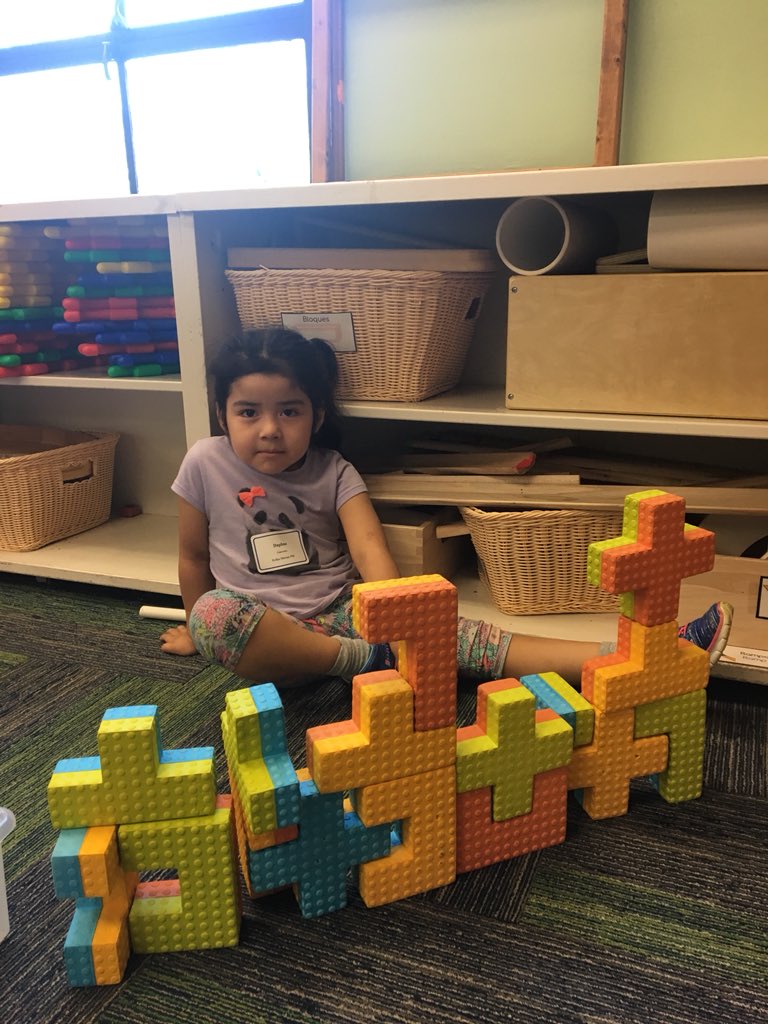 tnegronvelez's tweet photo. @emorangarcia Today we explored in the blocks center. Hoy exploramos en el centro de bloques. #112Leads #duallanguage112 https://t.co/3yycLEtybu