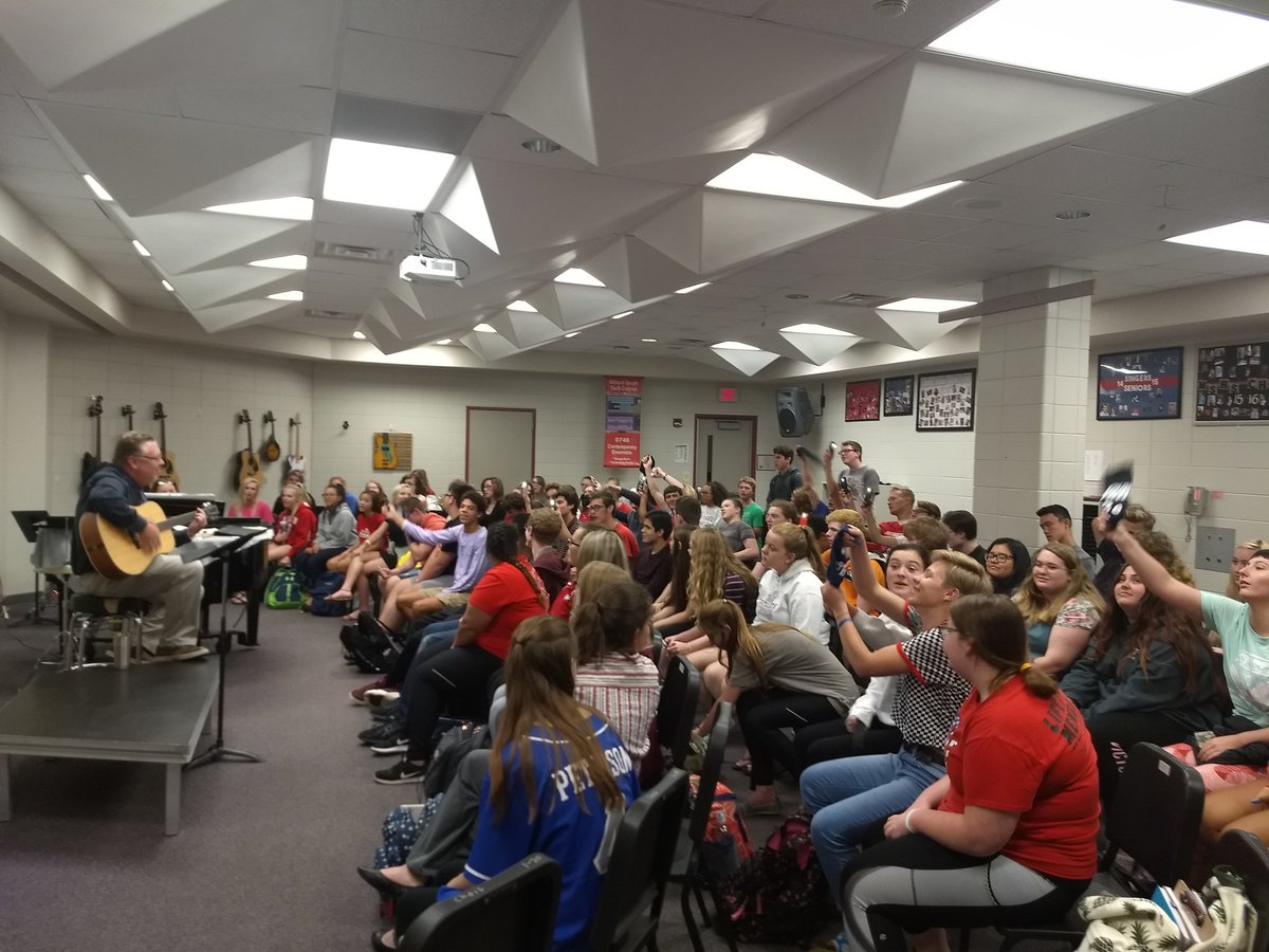 MSHS_ShowChoirs's tweet photo. Just a typical Singers rehearsal - sing-along with Stevens!
#ThisPrettyPlanet
@MSHSactivities @MSHSGirippo https://t.co/SGHjepW8nM