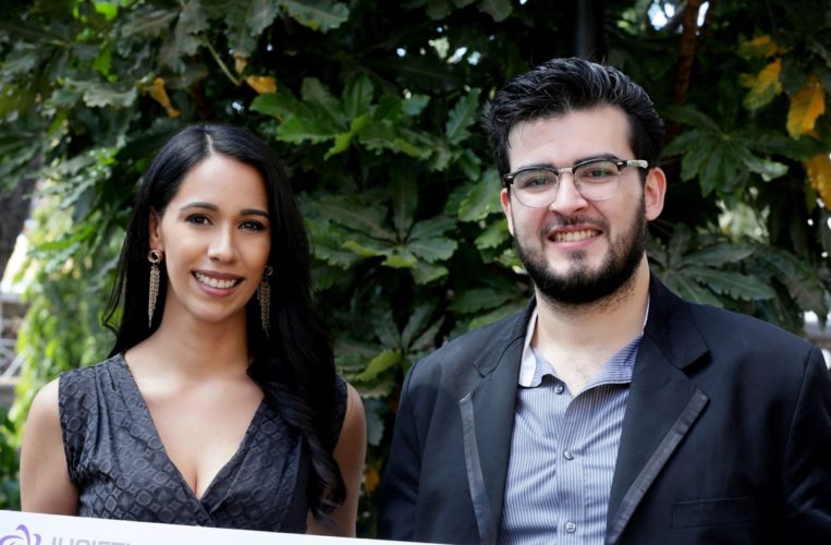 noticiaspanam's tweet photo. Centroamérica también es tierra para #startups

La startup de Honduras @auremhn pretende revolucionar el marketing digital en América Central con su aplicación de realidad aumentada (AR).

https://t.co/o3E1qLycSb https://t.co/54Zlz3MH50