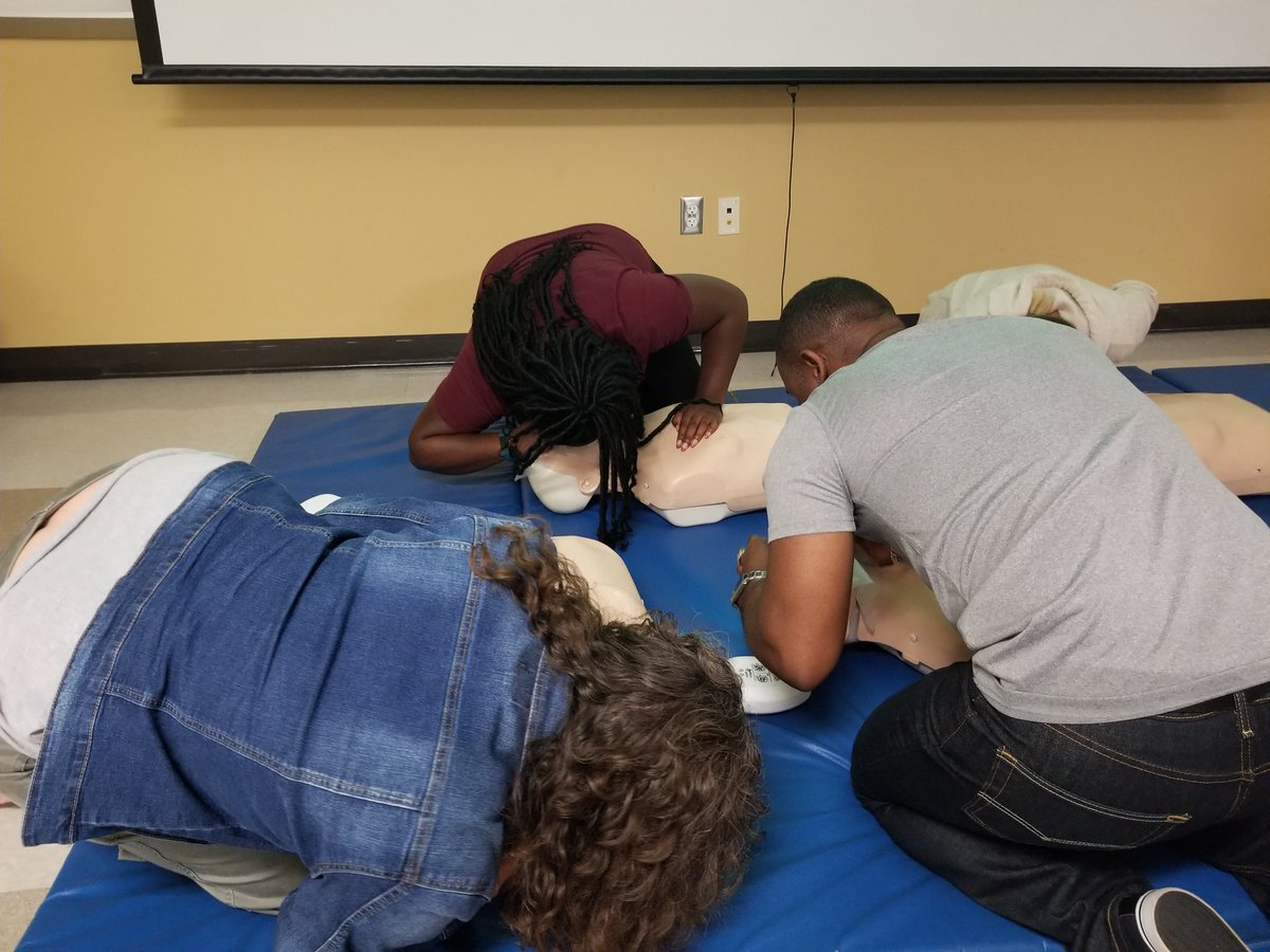 jcross57's tweet photo. #cprsaveslives @CarnageMagnetMS @Hzbenzgd3 https://t.co/6go9OTofv0
