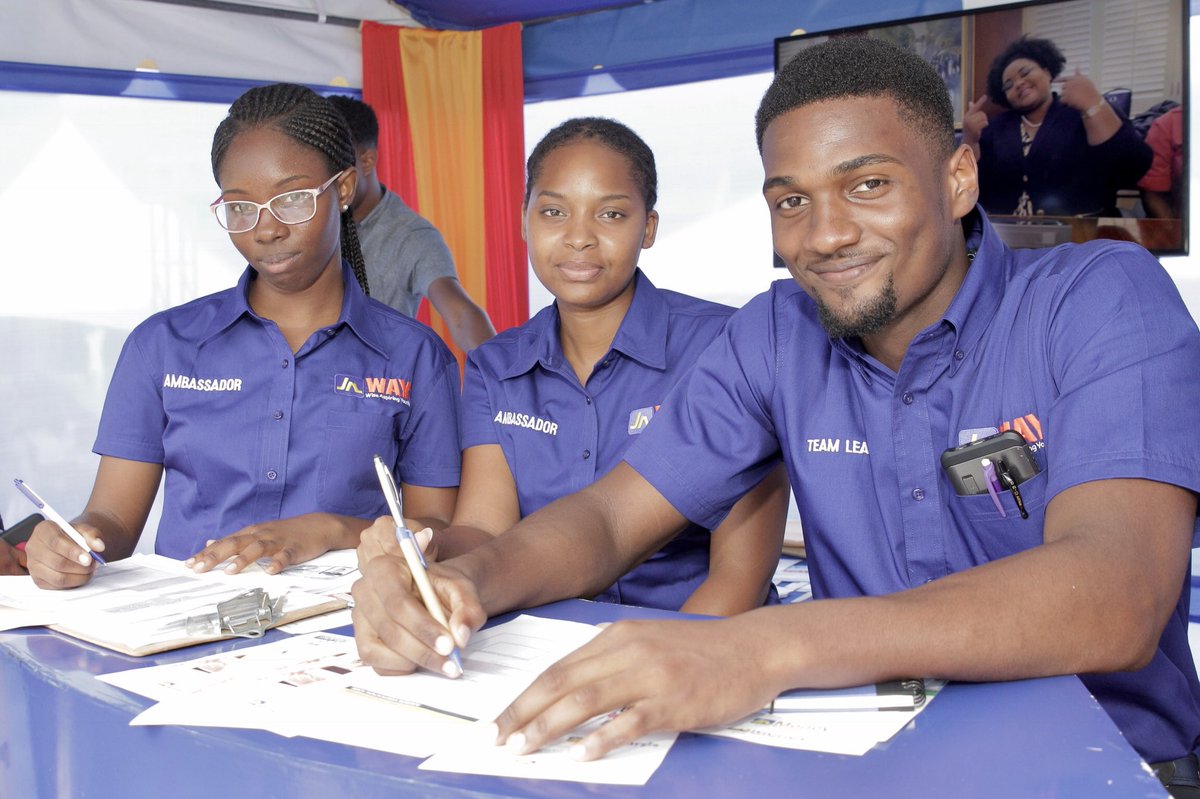 jnbanklimited's tweet photo. Our #JNWay ambassadors are out and about the @UWImona campus today and theyโre opening saving accounts ON SPOT ! ๐ฏ
Visit our IG Stories to see all the requirements youโll need to become apart of the #JNFamily today ๐ https://t.co/yrUQW5ZcSS