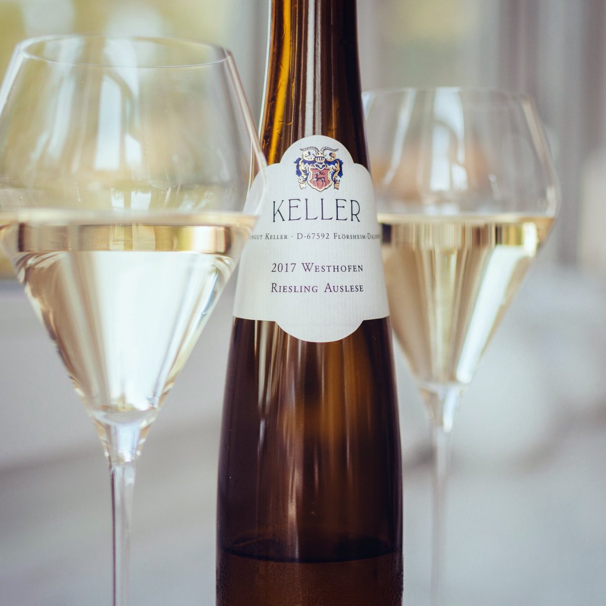 Rieslingheroes's tweet photo. The #westhofen #riesling #auslese #2017 from #kellerdalsheim is a cuvee of the two fanstatic vineyards of #morstein and #abtserde π
Tasted in βSΓΌssweinβ glass from #zaltoglass π₯
#wine #winelover #sommlife #sommelier #somm #wineo #wein #vino https://t.co/justXi3Kee