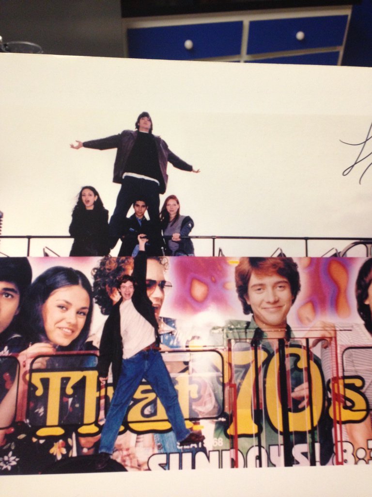 #ThrowbackThursday to the first press tour for #That70sShow - we were all blown away when we saw this bus! Can’t believe the show came out 20 years ago today…such a special group of people. So lucky to have been a part of it. ❤️❤️❤️ I think Hyde is taking the pic! #tbt
