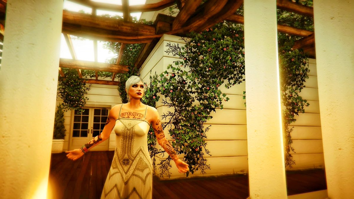 RenOReshi's tweet photo. 3 faces of Ren: the dreamer 🙃, the lady💃and the savage☠
#GTAOnline
#RockstarGames
#5exy https://t.co/CVAjEOUT7y