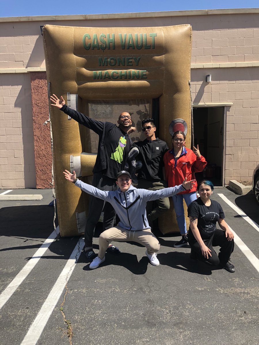 anthonieacevedo's tweet photo. Congrats to my store 5207 on Imperial and Rose for Winning our @OneInTouch ULB Cash Vault Contest! Ranked #239, 12.5% TTC and owning every metric on the scoreboard! $5,000 Cash Vault! #inTouch @ArveyTambunan @jthomaschung @M_J_Arias @dmblongo https://t.co/WhZtTkURc9