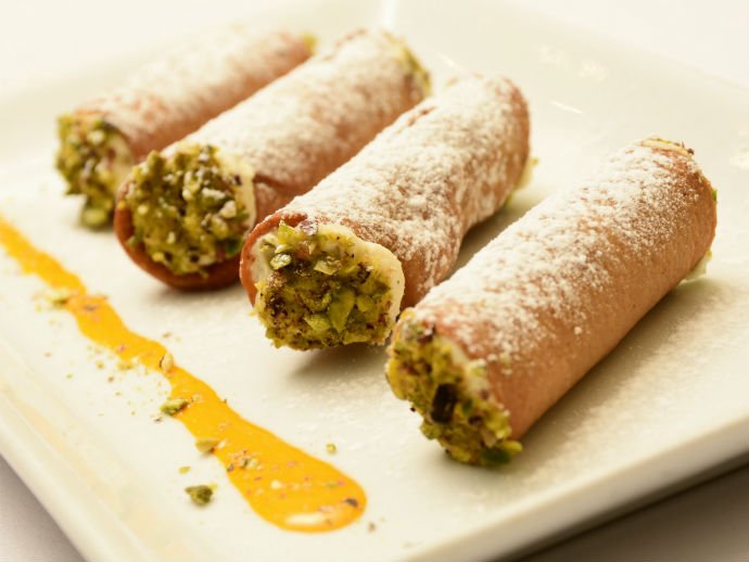 7 lugares para comer los mejores cannolis y sfogliatellas de la ciudad ow.ly/xroc30ltASQ