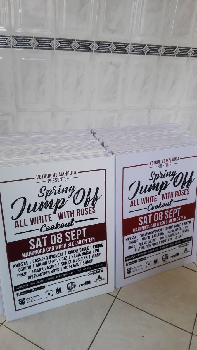 Khalablade's tweet image. #SpringJumpOffCookOut
#ZiwaMurtu @ Mahungra 8th Sept with @VetkukvsMahoota @djmahoota @KalawaJazmeeR @Vetkuk 🔥🔥