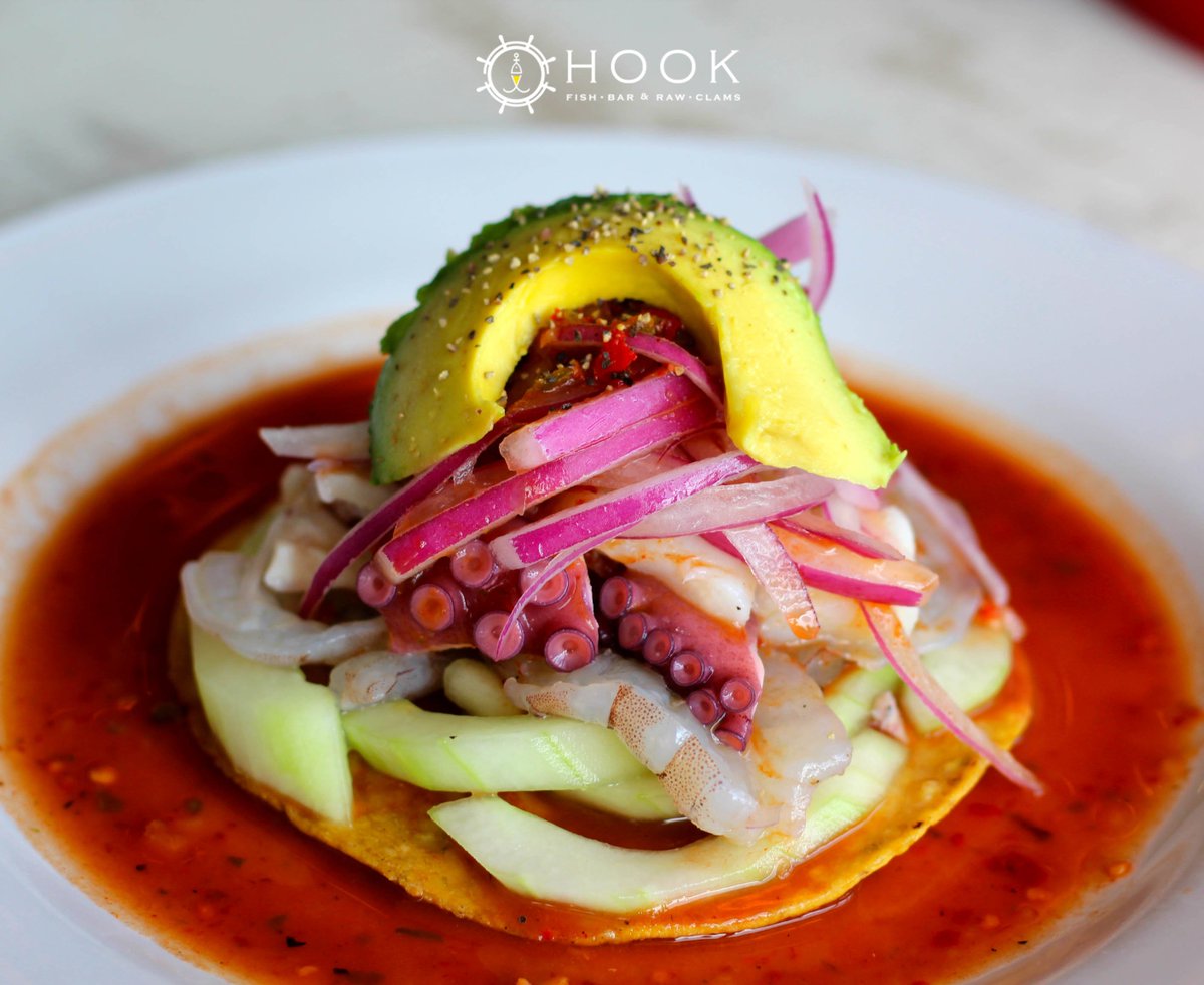 boca_hook's tweet photo. El capitán sabe consentirte todos los días en HOOK, ¡No te pierdas hoy de nuestro 2x1 en #TOSTADAS y #CEVICHES! Los mariscos frescos del pacífico esperan para deleitar tu paladar #PonteHOOK #HOOKFishBar https://t.co/YZRpJgamuP