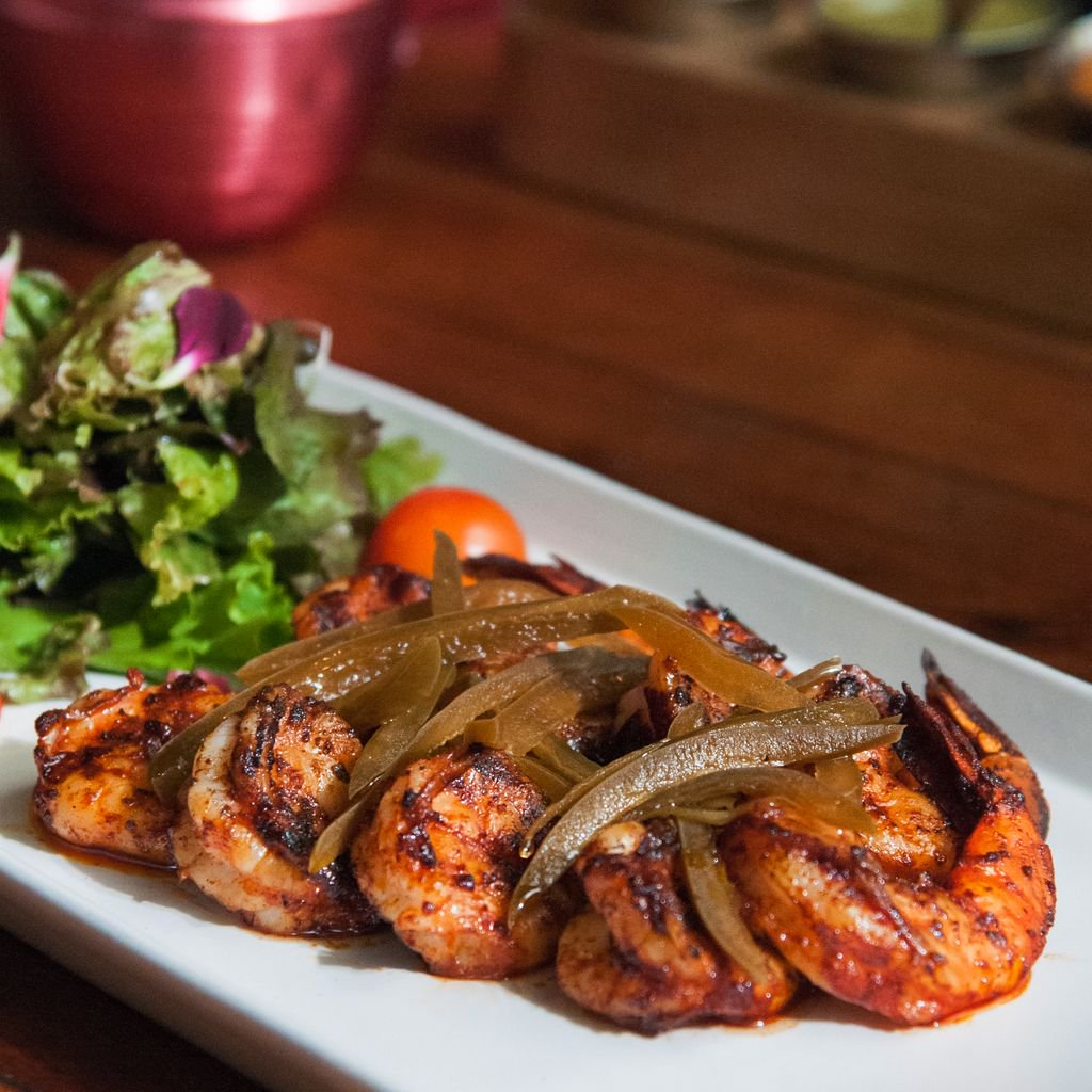 ilatinarest's tweet photo. Nuestros Camarones Asados Thai con alioli de chipotle le dan el toque picosito a tu platillo.🍤
📍Visítanos en Av. Inglaterra 3128.
¡Hoy a partir de las 21:00 hrs el Sonidero es por parte de Chavakno!
#laperla #Ilatinarest #cocinaconjiribilla https://t.co/wJtZ1XSdmL
