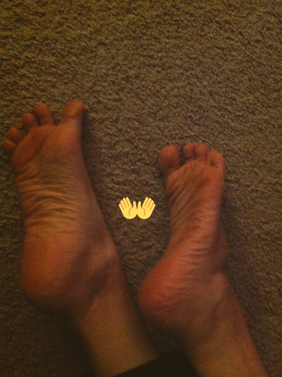 MistressSirena's tweet photo. #worshipmyfeet I'm waiting for you to warm my feet with your tribute. I'll let you kiss them. ๐๐ฃ๐#findom #findomfootslave #footfetish #footslut #payslave #finsub #paypig Your goddess' toes need your attention. #serveme https://t.co/Yc6vntPdvU