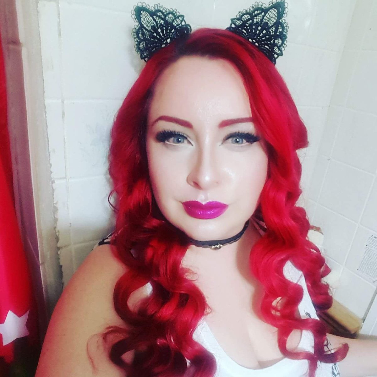 My set stream schedule will be going up this week....more costreams and a set day for The Makeup Mixer...meow 😻 #Mixer #mixerstreamer #gamergirlsunite #SupportSmallStreamers #twitch #TheMakeupMixer #streamergirl #MakeupTutorial #makeupartist #StreamerNetwork #teamfareeldoe