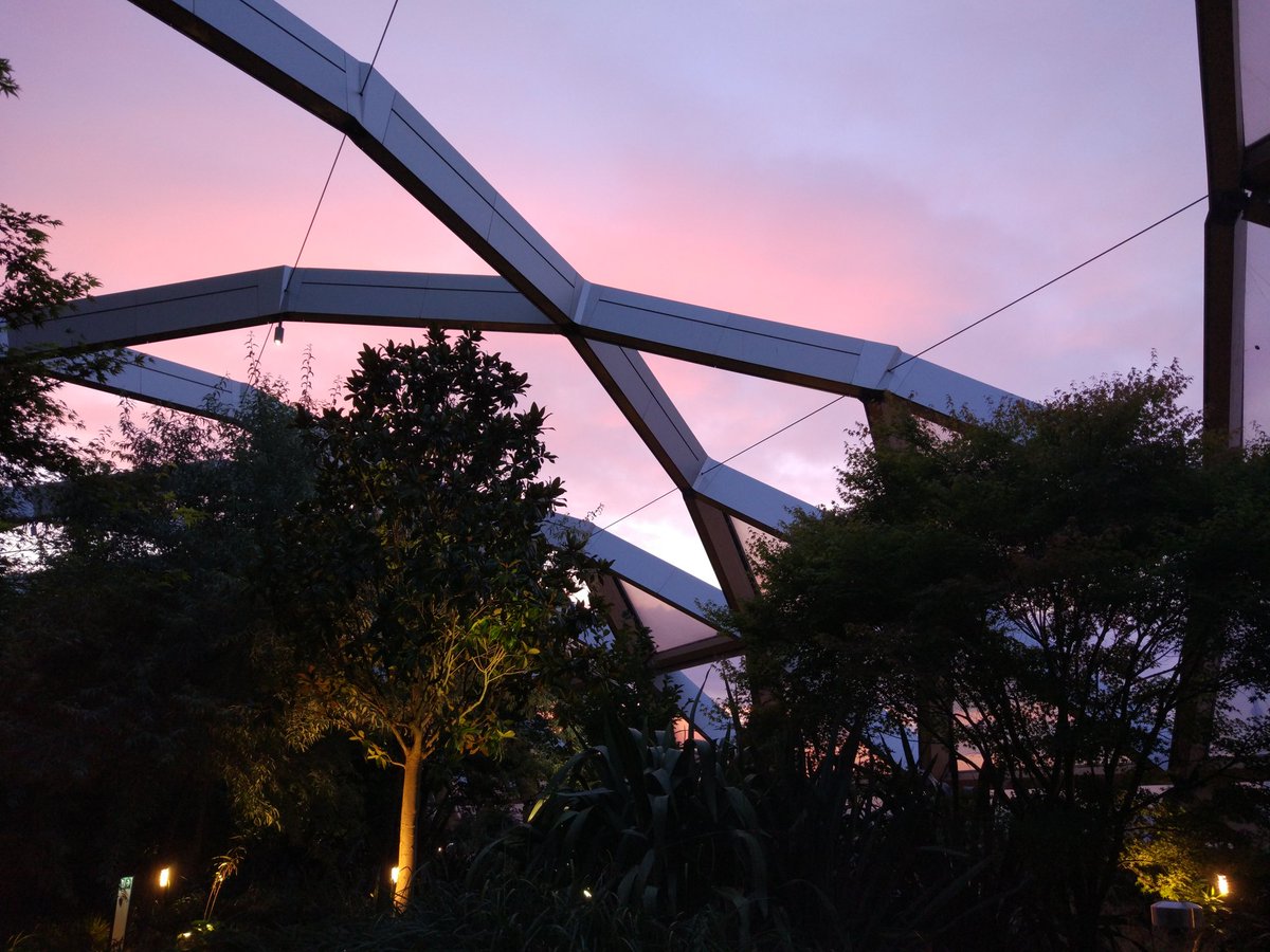 A lovely little outing for Love &amp; Rabbits, in one of the most spectacular spaces we've ever performed at! A big thank you to <a href="/SpaceArtsCentre/">The Space</a> and  @yourcanarywharf for having us! #LateBloom2018