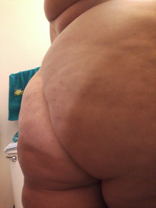 1 pic. The difference between bent over n not is just crazy to me, does my ass really spread out that