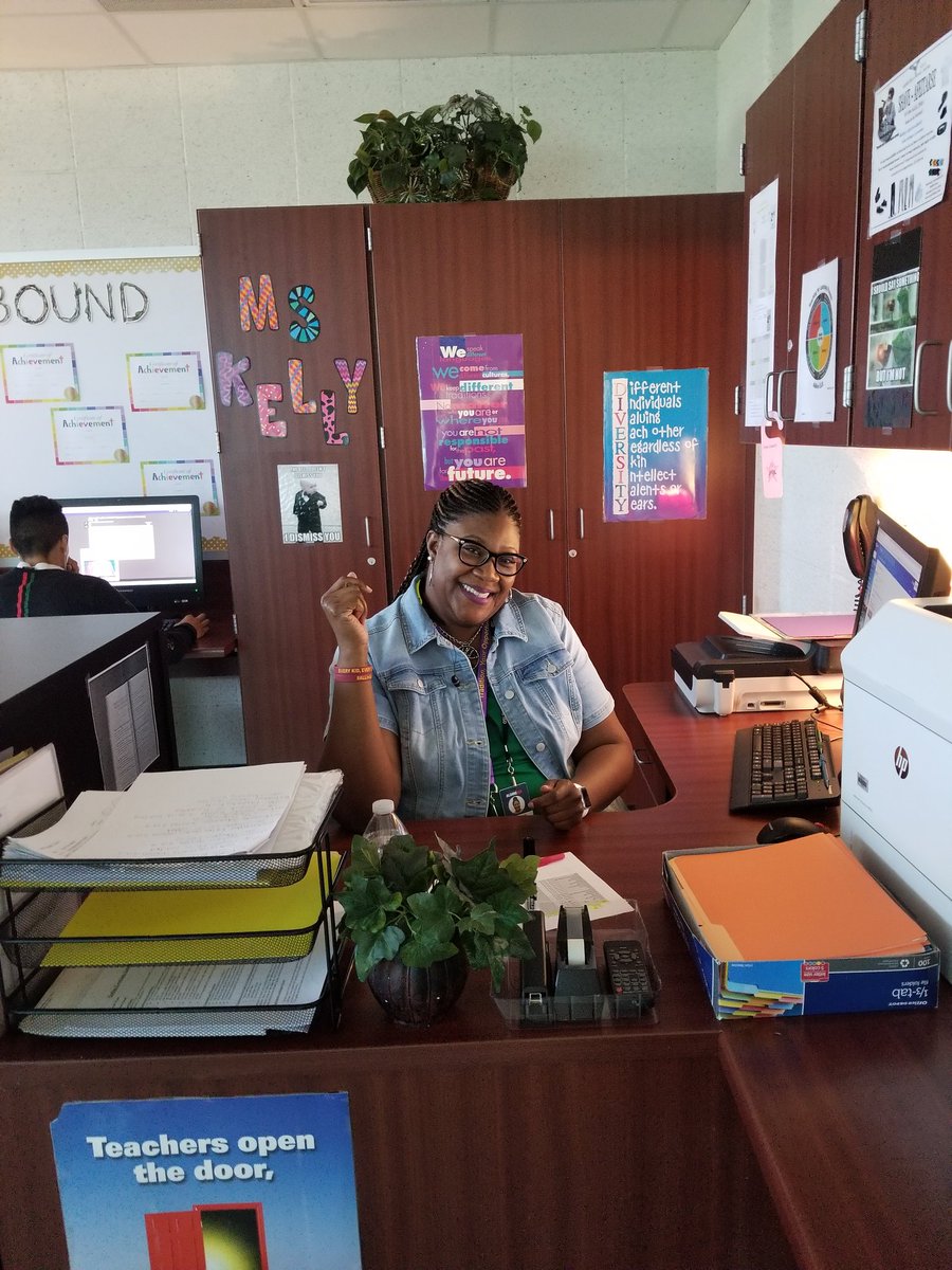 AldineVS's tweet image. #mskelly#sayshello
#welcomebackstudents
#allin4aldine