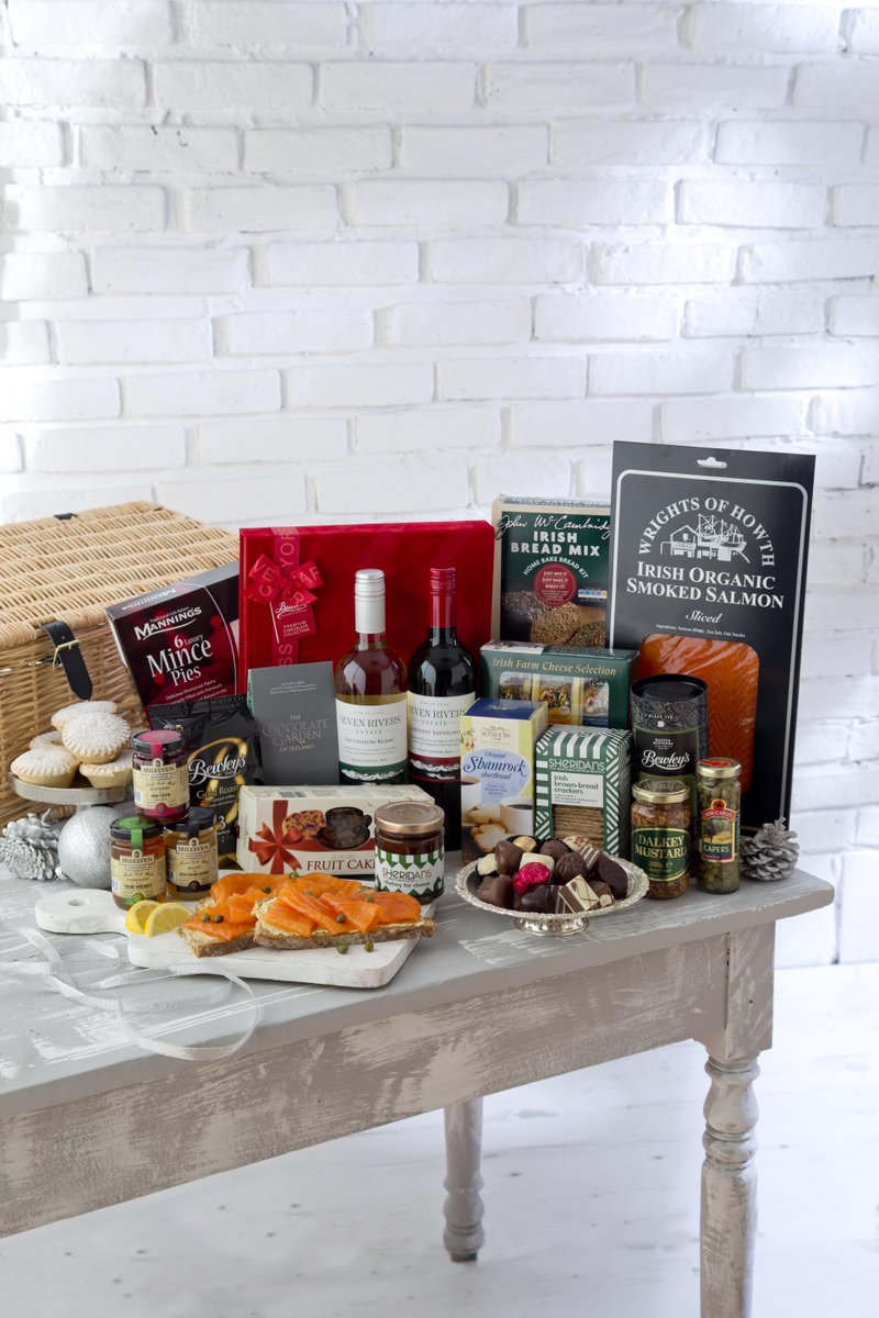 WrightsHowth's tweet image. We put more than fish on a dish. Check out our fabulous selection instore or online! 😀 #WrightsOfHowth #Howth

 bit.ly/WrightsOfHowth