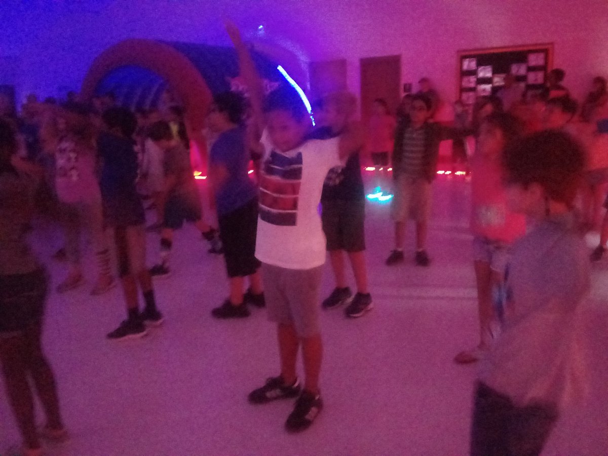 KatelynKent16's tweet photo. Kent's Cosmic Kids are out of this world! We enjoyed our Hero Fit Challenge today! #SEASofAdventure. @CarverES_RH https://t.co/5VBpl5dzp9