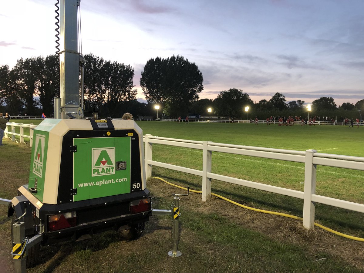 Leachy51's tweet photo. The @StainesRugby v @LondonWelshRFC game is underway under @aplant_hire lights down at The Reeves #doingwhatsneeded https://t.co/soXXwNUDlo