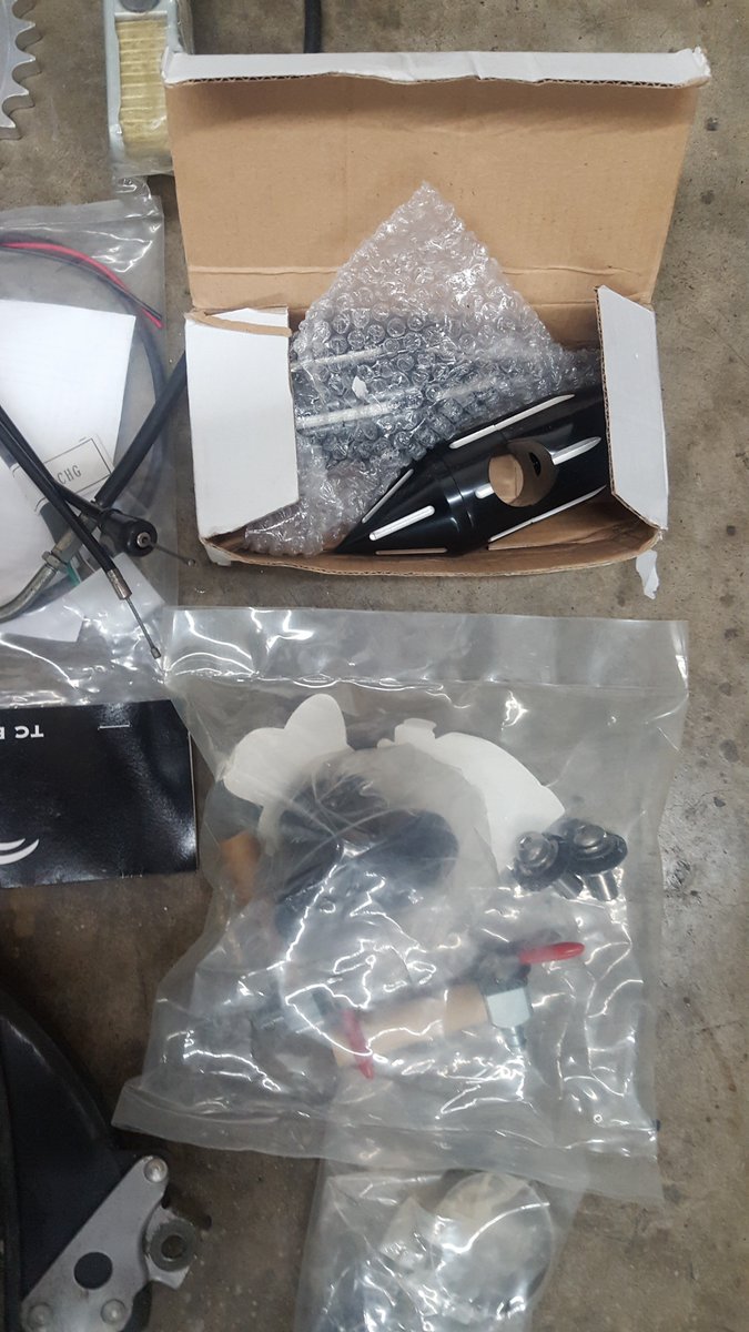 UniqueCycles's tweet photo. 1980 yamaha xs650 project, clean title

#bobber #xs650 #yamahaxs650bobber #projectbike #xs650project #xs650forsale #custom #custombike #customization #custombobber #hardtail #buildabike #uniquecycles #homemade #projectbobber

Unique Cycles West Coast https://t.co/5EzDYMz0WR