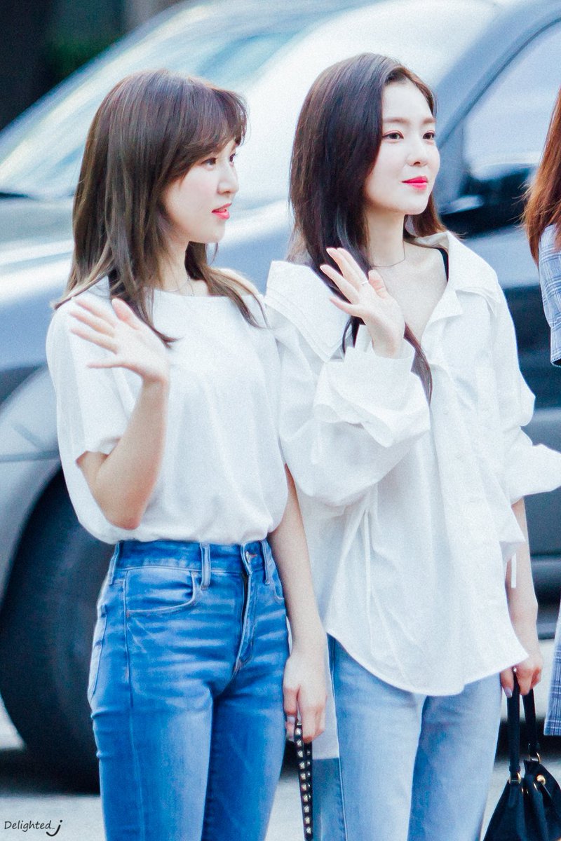 SeulReneDaily's tweet photo. |PIC/HD| 180817 [🐰🐻] OTW to KBS Music Bank #PowerUp #SummerMagic #RedVelvet #레드벨벳 #PowerUp2ndWIN
© Delighted_J https://t.co/nDyLc3X6JV