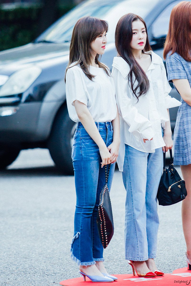 SeulReneDaily's tweet photo. |PIC/HD| 180817 [🐰🐻] OTW to KBS Music Bank #PowerUp #SummerMagic #RedVelvet #레드벨벳 #PowerUp2ndWIN
© Delighted_J https://t.co/nDyLc3X6JV