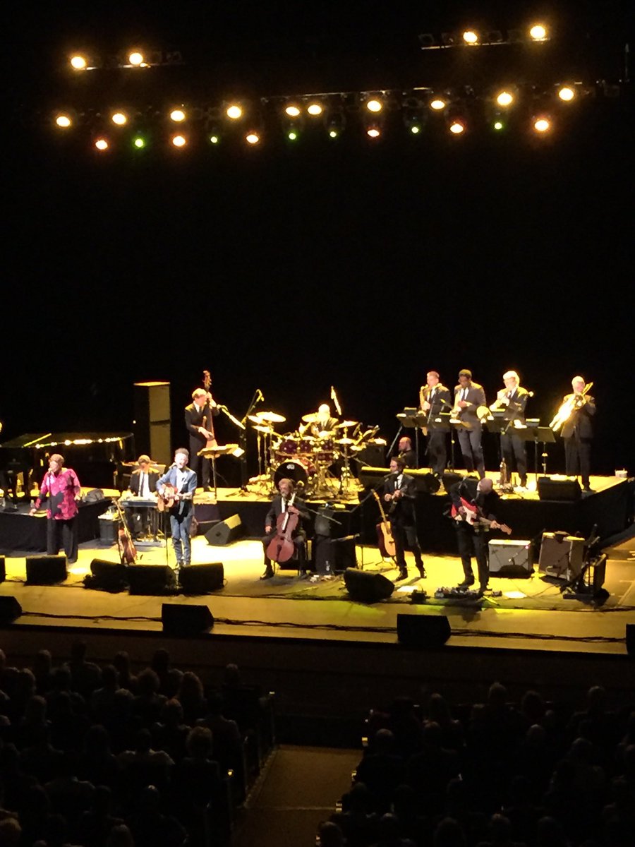 MeetAlyssaSmith's tweet photo. @LyleLovett Prayers for Harvey. Thanks for letting us know. Thank you for not only playing my request for M-O-N-E-Y in Ft. Worth but opening the show with it. It was awesome! https://t.co/pn3ZtP6GzR
