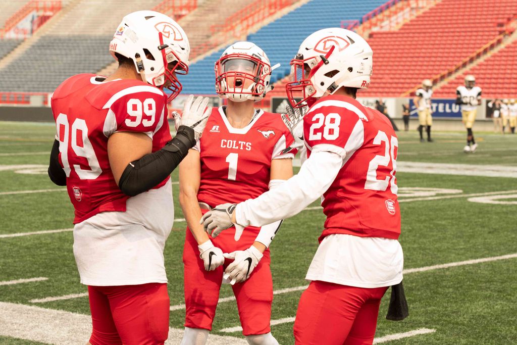 ColtsPFC's tweet photo. That feeling when you know game day is coming!! #2018CalgaryColts #The10Cs #CalgaryColts 📸@coachtak @CJFL https://t.co/1JWl0q3y1S