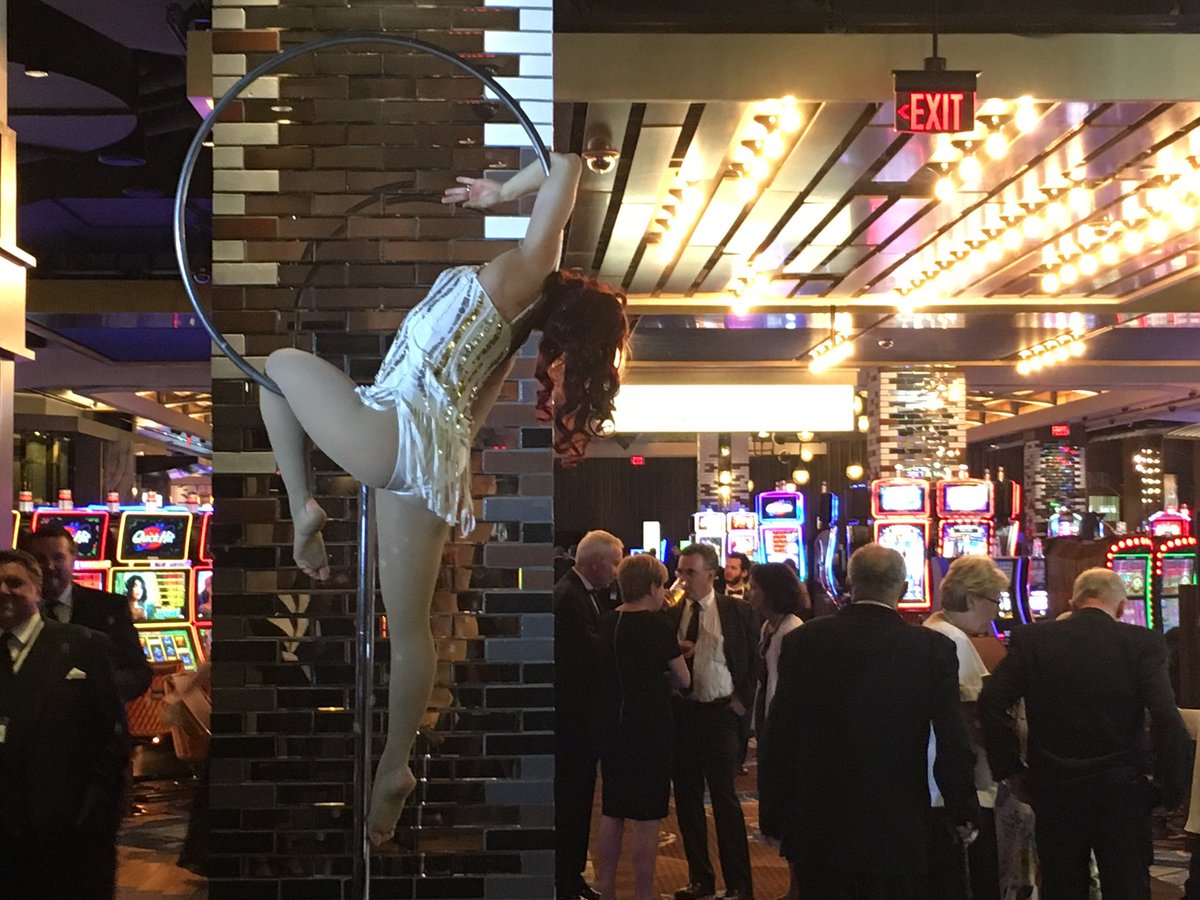 kennethgosselin's tweet image. Hanging out at the #VIPReception @MGMSpringfield