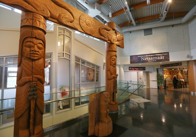 A one of a kind foyer perfect for welcoming your guests to the @songheesevents centre. 📷: <a href="/slamphoto/">はまたく</a> <a href="/timescolonist/">Times Colonist</a> 

#meetings #events #yyj #conference #registration #foyer #indigenous #art #traditional #ourstory #history #authentic #beautiful #beautifulbc #booknow